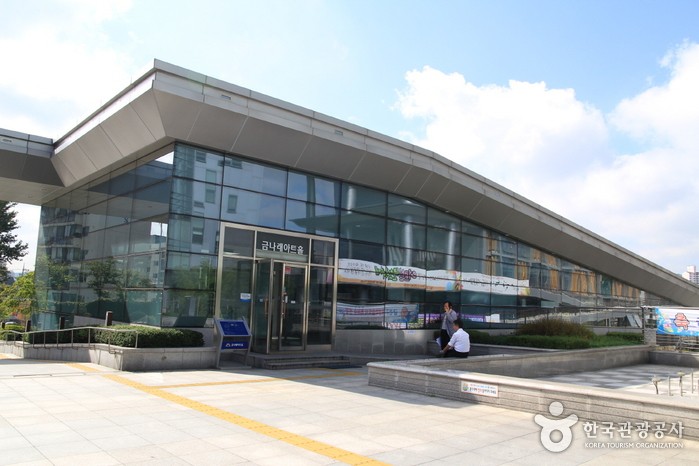금나래아트홀