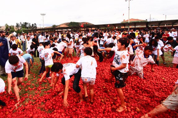 콜롬비아 수타마르찬 토마토 축제