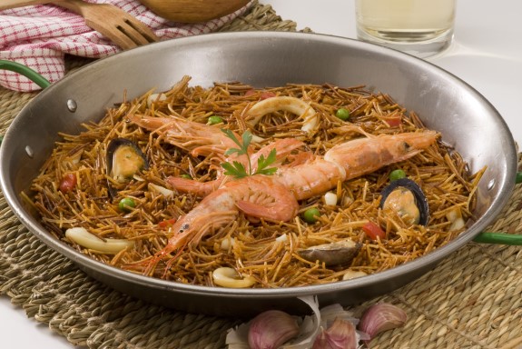 에스파냐 전통 음식인 파에야(paella)