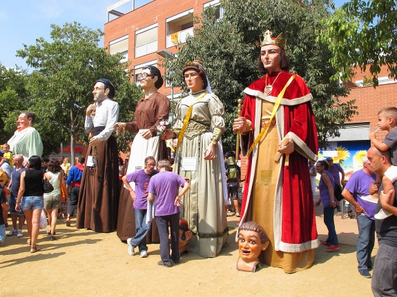 거인과 큰 머리(gigantes y cabezudos) 민속 축제