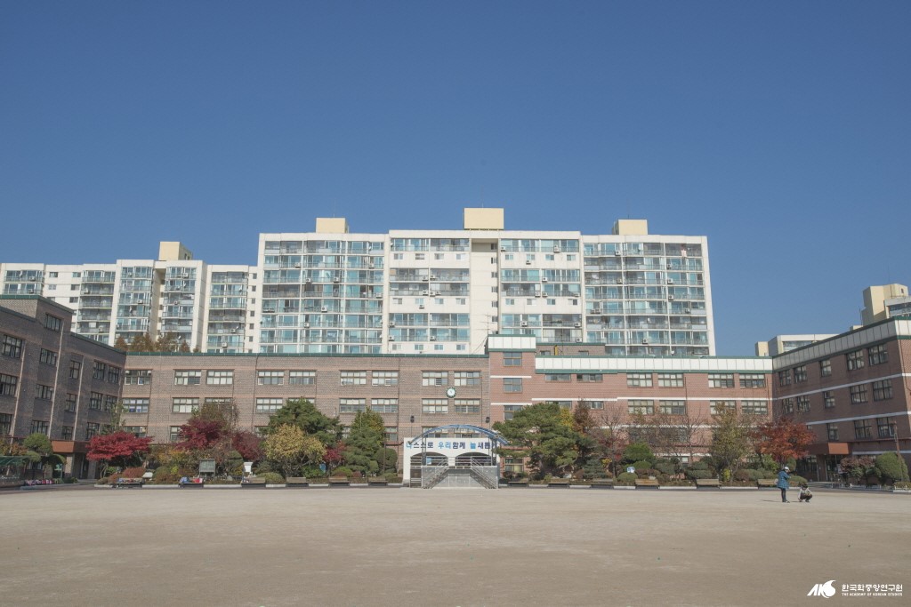 서울월천초등학교 - 정면에서 바라본 월천 초등학교