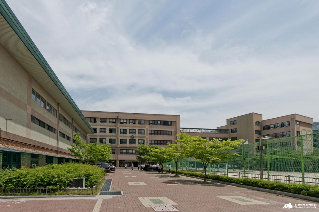 자운고등학교 - 자운 고등학교 교정