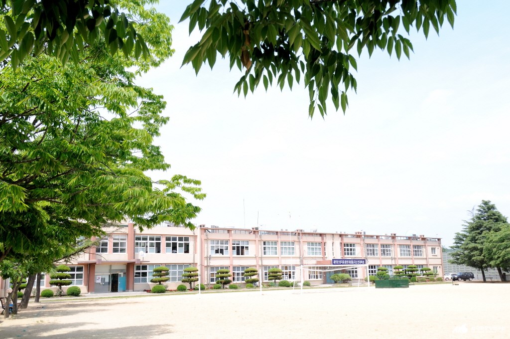 중학교 - 봉양 중학교 전경