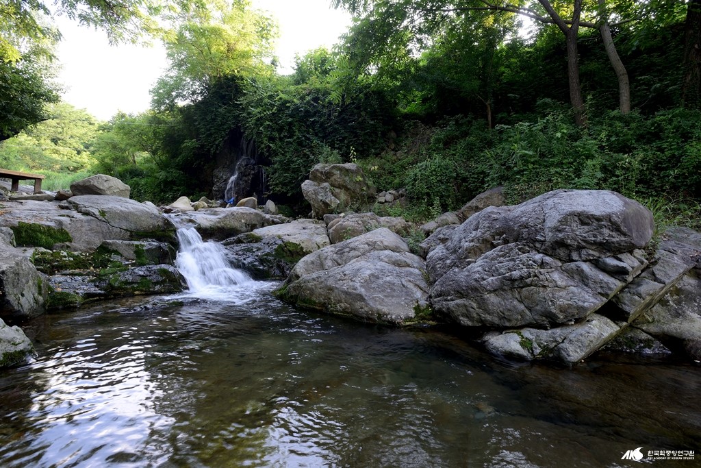 지질 - 남산 계곡