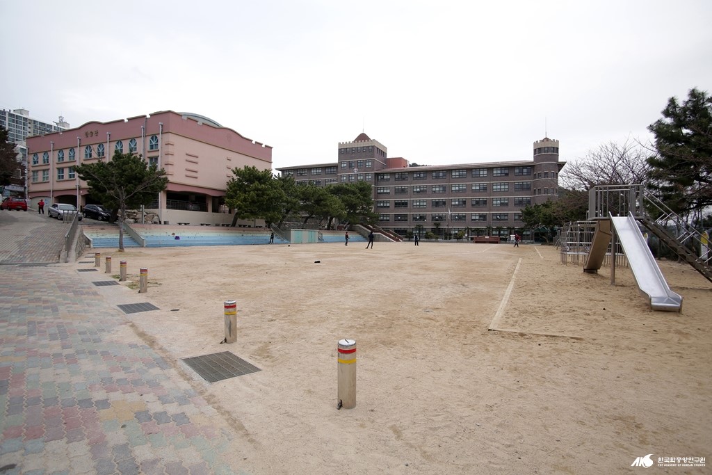 동삼초등학교