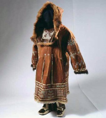 코랴크인의 겨울용 여성 복장