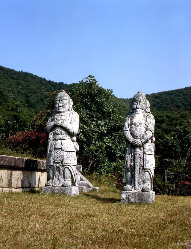 광통보제선사비 - 공민왕릉(국보급 제123호) 조각상