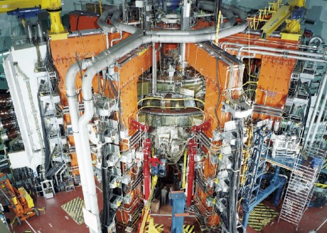 유럽연합 회원국들이 건설한 대형 토카막 JET