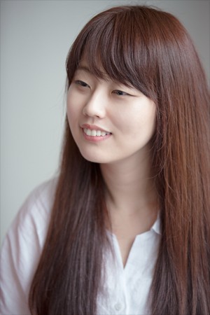 강지영, 허니비