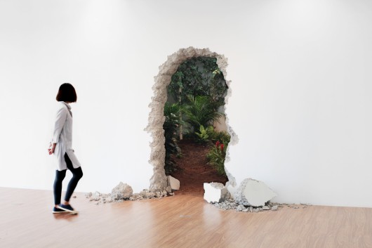 허산, [벽 넘어에 있는 숲(The forest beyond the wall)], 2015년