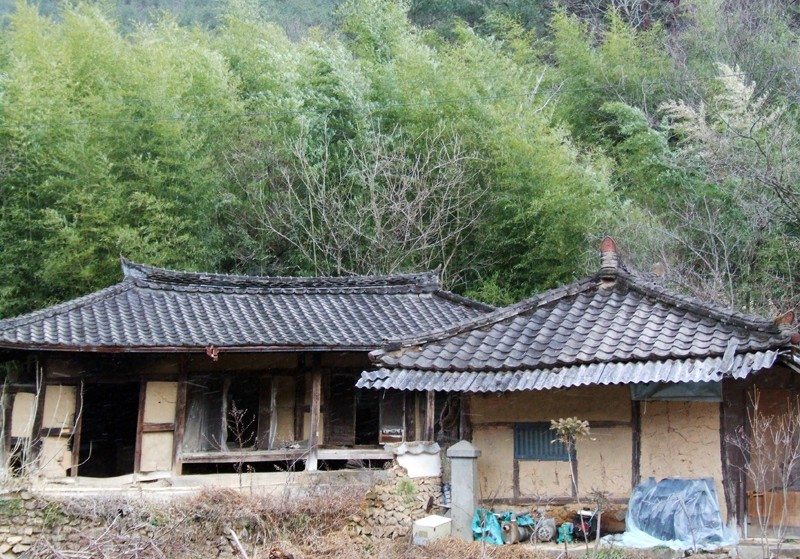 섬진강 상류길 - 낡은 집이 있는 풍경