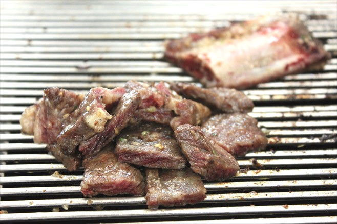 수원 갈비 - 씹는 맛이 있는 고기