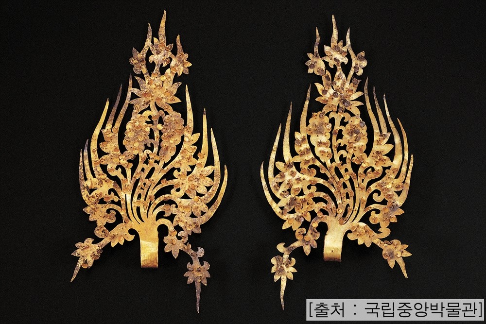 고구려, 백제, 신라의 무덤 양식 - 왕의 금관 장식(국보)
