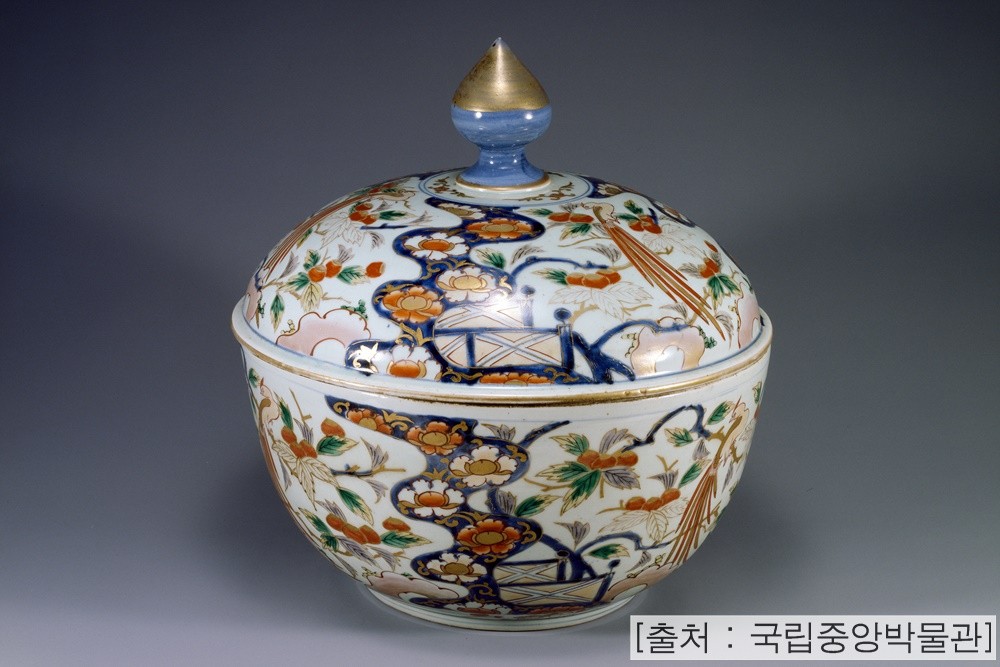 고려 시대 도자기 기술 - 일본의 이마리(伊萬里) 자기(17세기 후반)