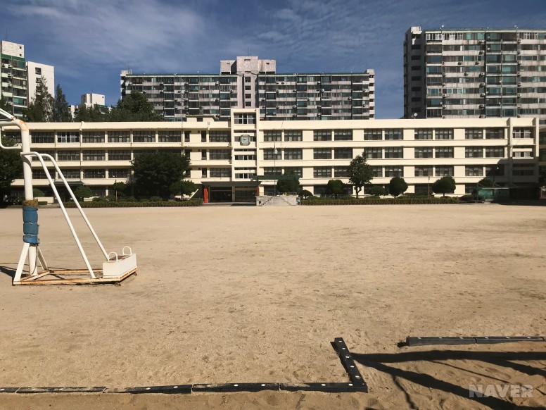 신천초등학교 전경
