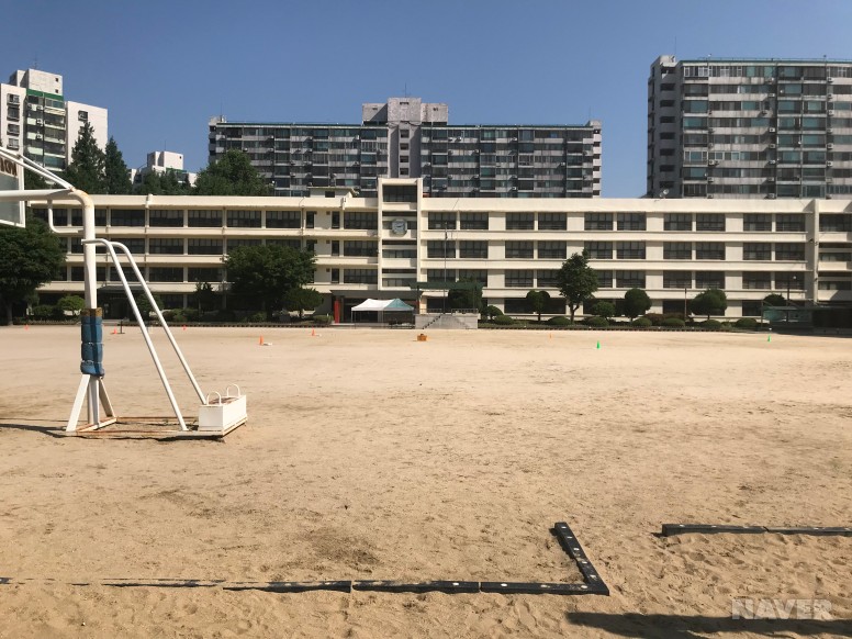신천초등학교 전경