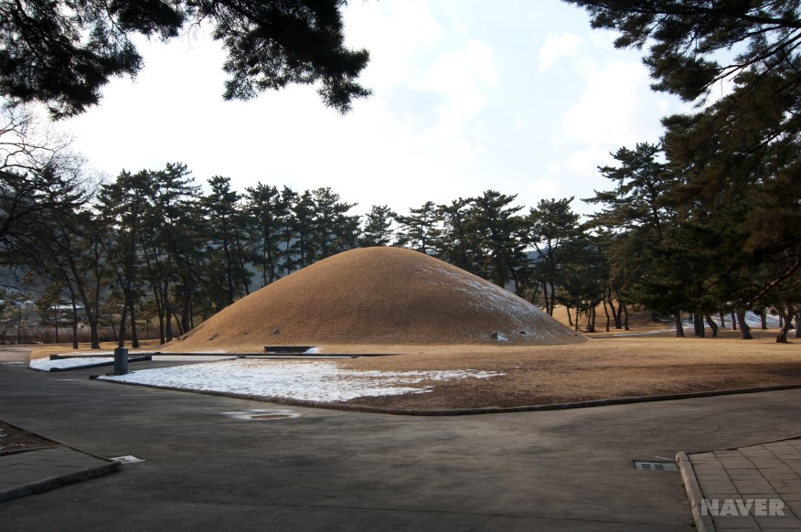무열왕릉 전경 2