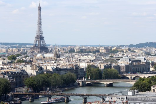 프랑스 파리 Seine river and Eiffel Tower, seen from Tour Saint Jacques.