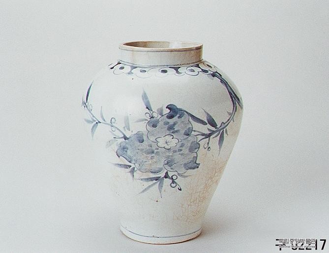 백자 청화 복숭아꽃무늬 항아리 - 白磁靑畵桃花文壺, 백자 청화 도화문 호